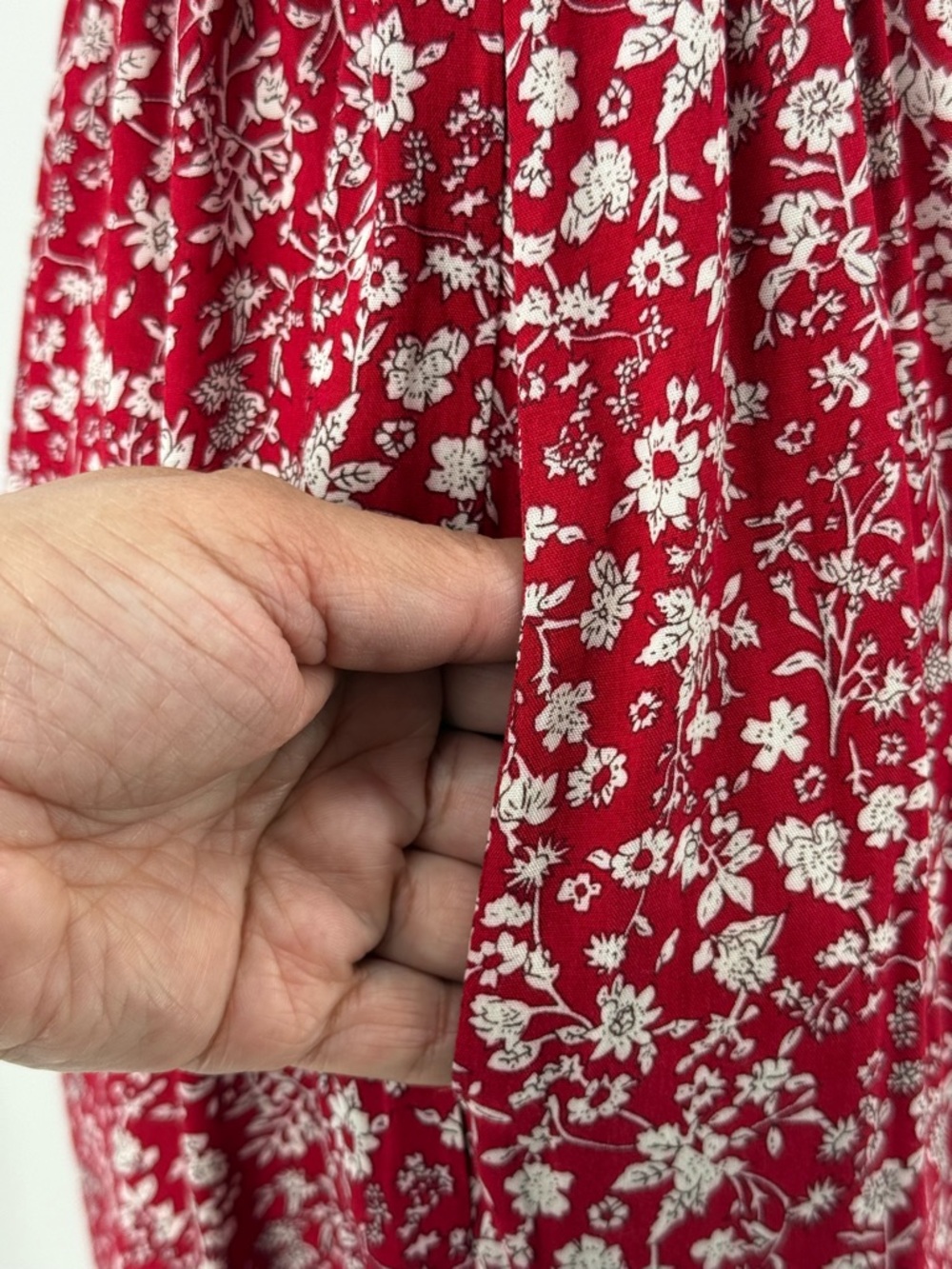 Lulus Behold Red Floral Print Off-the-Shoulder Jumpsuit Smocked Size Small - Picture 4 of 11